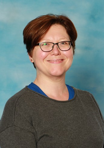 Stephanie Hutchinson.